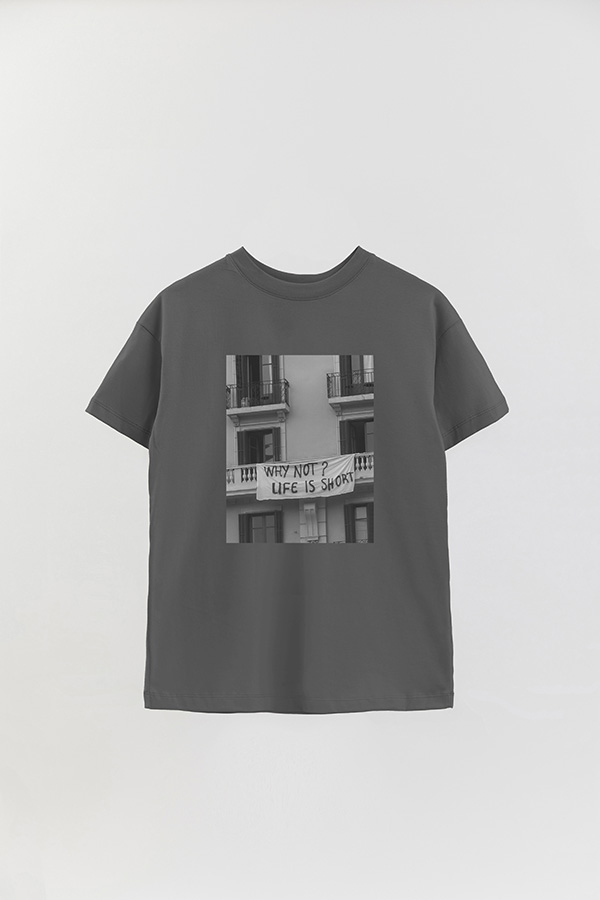 REMERA OVER ESTAMPADA MAGAZINE 56