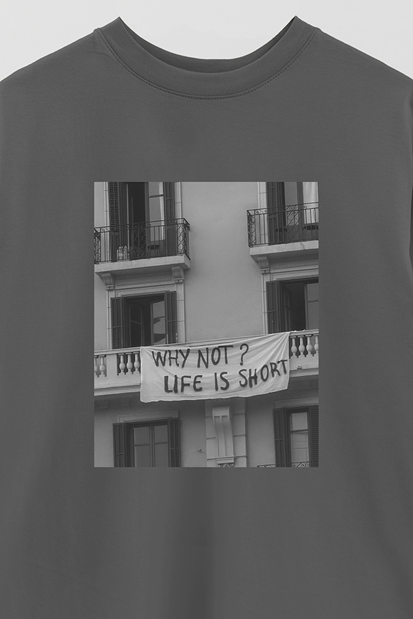 REMERA OVER ESTAMPADA MAGAZINE 56