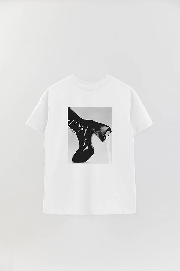 REMERA OVER ESTAMPADA MAGAZINE 52