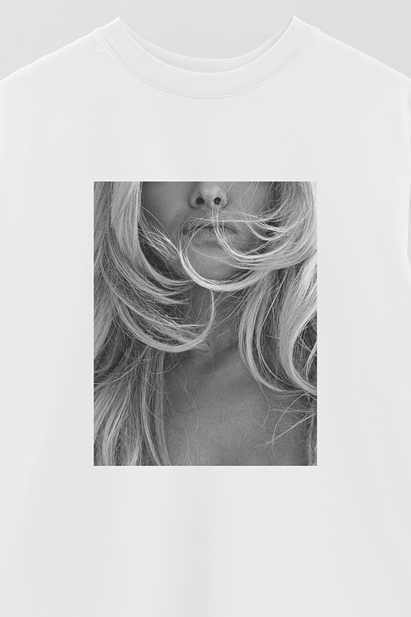 REMERA OVER ESTAMPADA MAGAZINE 44