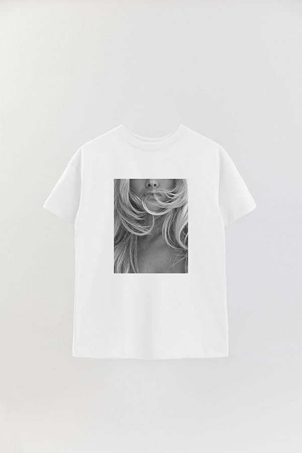 REMERA OVER ESTAMPADA MAGAZINE 44