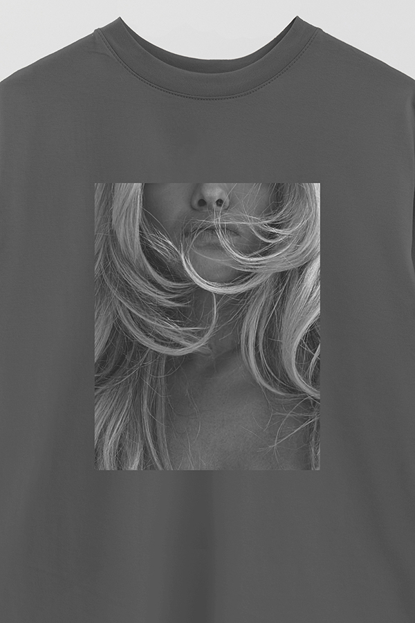 REMERA OVER ESTAMPADA MAGAZINE 44