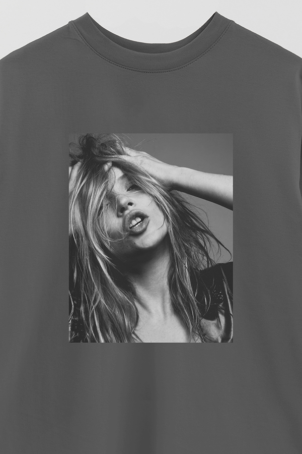 REMERA OVER ESTAMPADA MAGAZINE 39