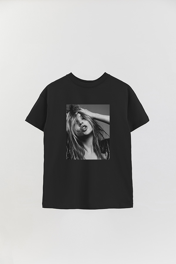 REMERA OVER ESTAMPADA MAGAZINE 39