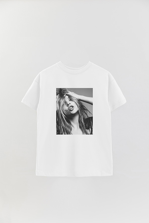 REMERA OVER ESTAMPADA MAGAZINE 39