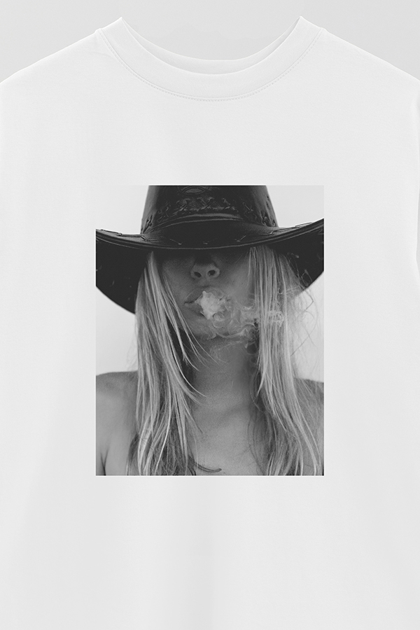 REMERA OVER ESTAMPADA MAGAZINE 29