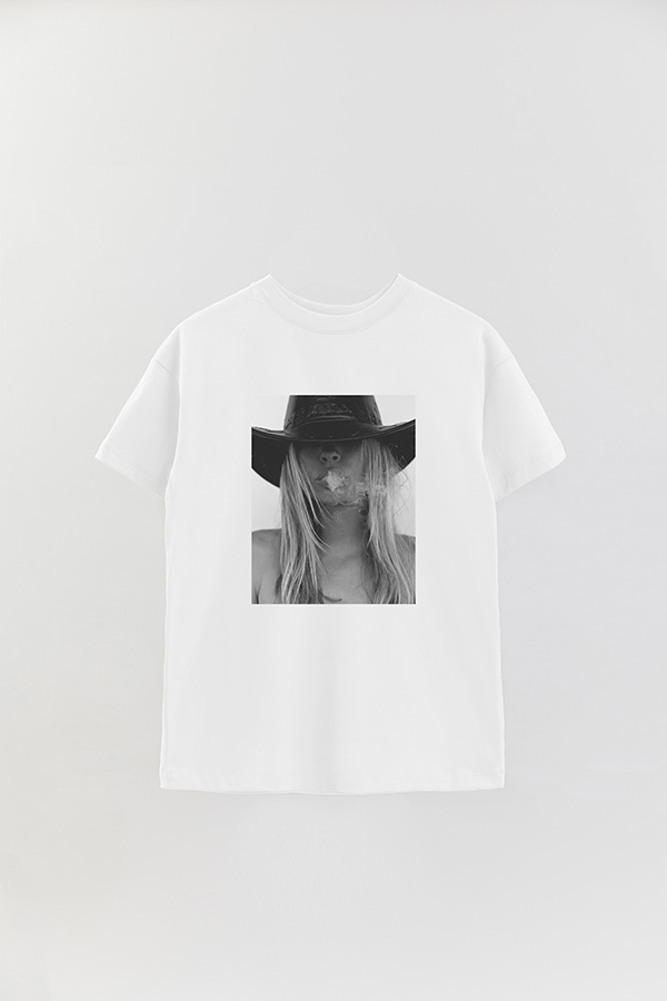 REMERA OVER ESTAMPADA MAGAZINE 29