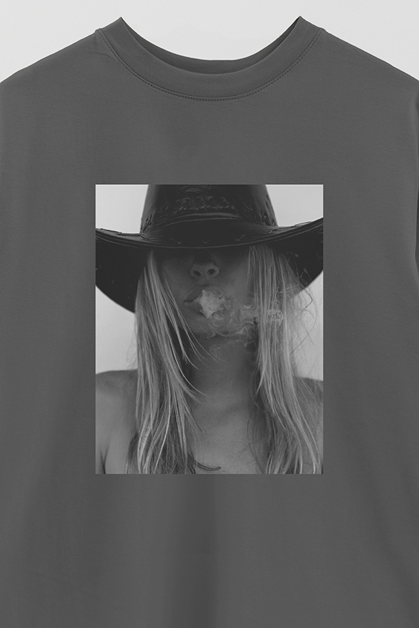 REMERA OVER ESTAMPADA MAGAZINE 29