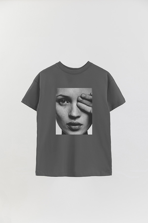 REMERA OVER ESTAMPADA MAGAZINE 27