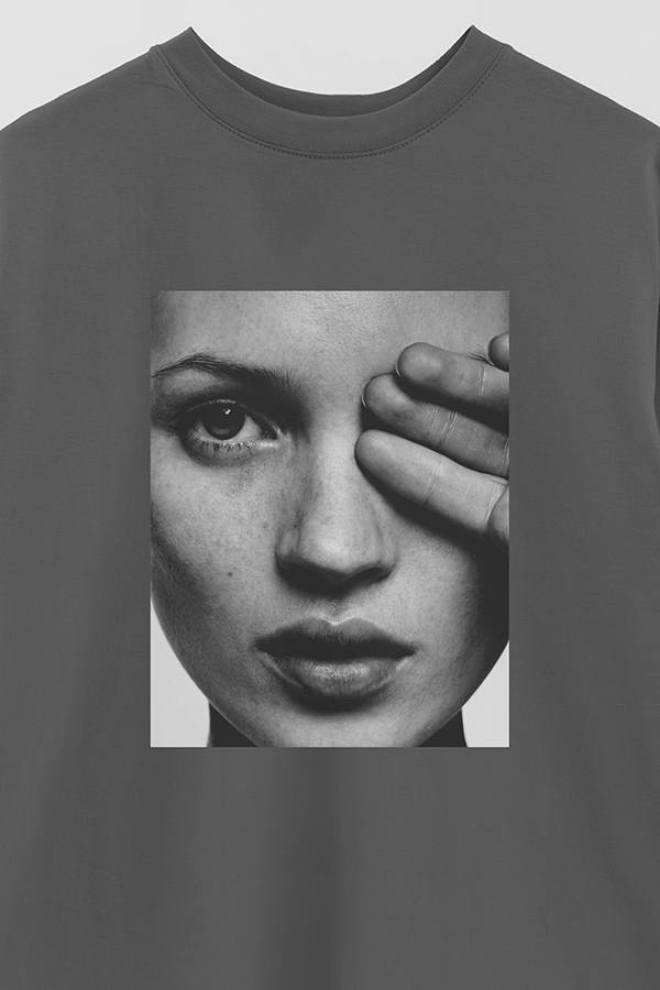 REMERA OVER ESTAMPADA MAGAZINE 27