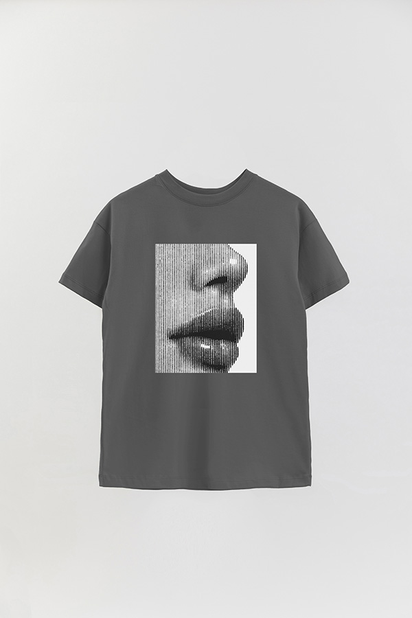 REMERA OVER ESTAMPADA MAGAZINE 26