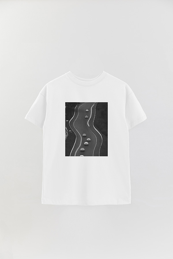 REMERA OVER ESTAMPADA MAGAZINE 23