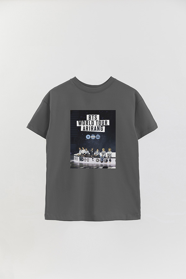 REMERA OVER ESTAMPADA BTS LA PLATA