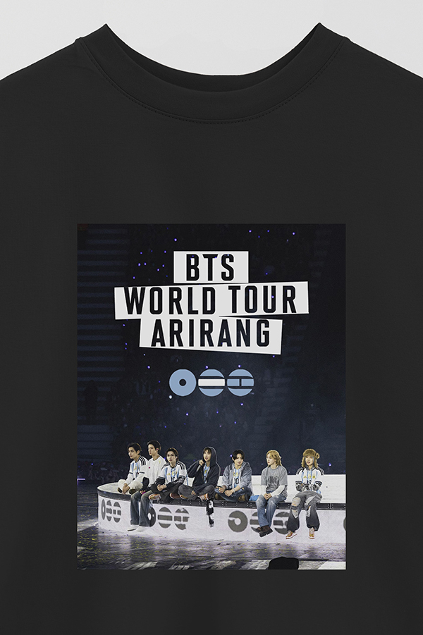 REMERA OVER ESTAMPADA BTS LA PLATA