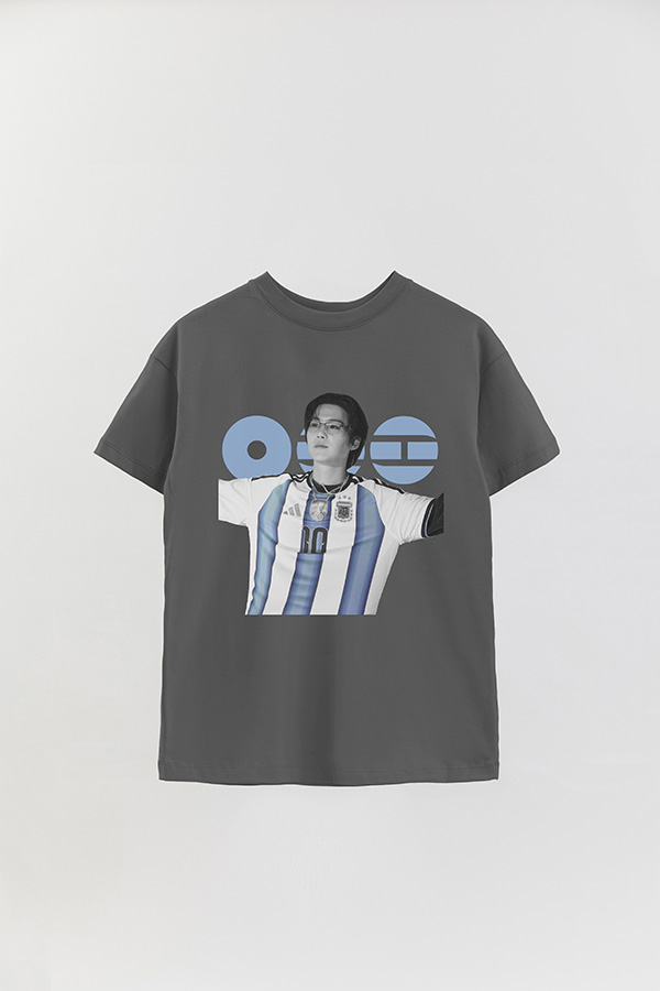 REMERA OVER ESTAMPADA BTS ARGENTINA SUGA