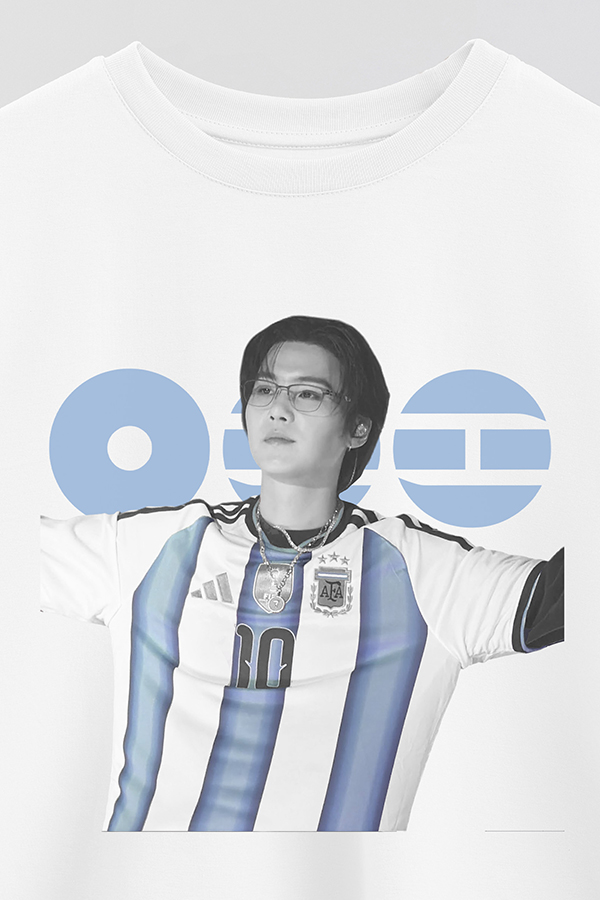 REMERA CROP ESTAMPADA BTS ARGENTINA SUGA
