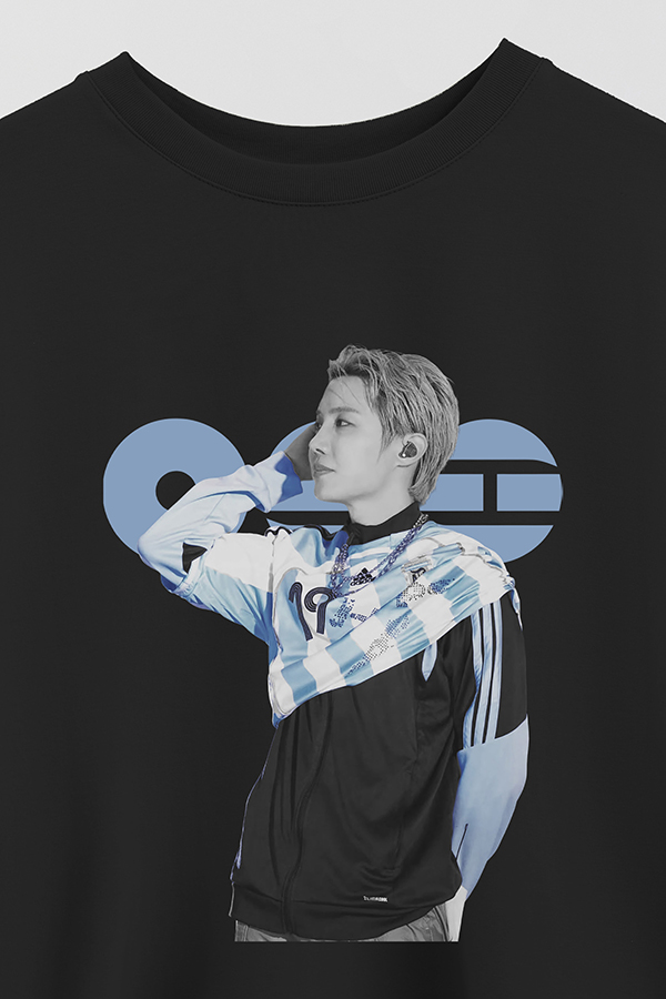 REMERA CROP ESTAMPADA BTS ARGENTINA JHOPE