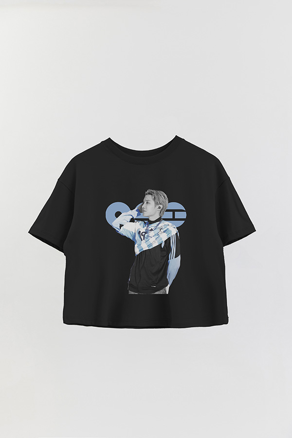 REMERA CROP ESTAMPADA BTS ARGENTINA JHOPE
