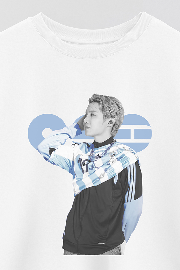 REMERA CROP ESTAMPADA BTS ARGENTINA JHOPE