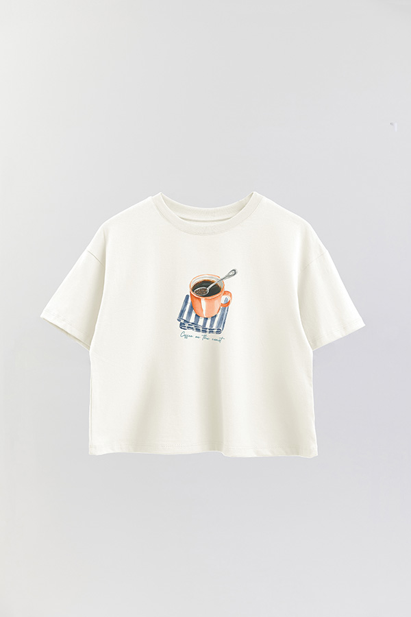 REMERA CROP ESTAMPADA COASTAL COFFEE ON THE COAST
