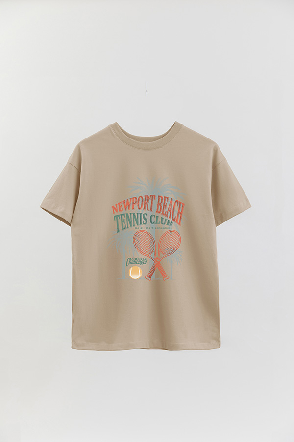 REMERA OVER ESTAMPADA NEWPORT BEACH