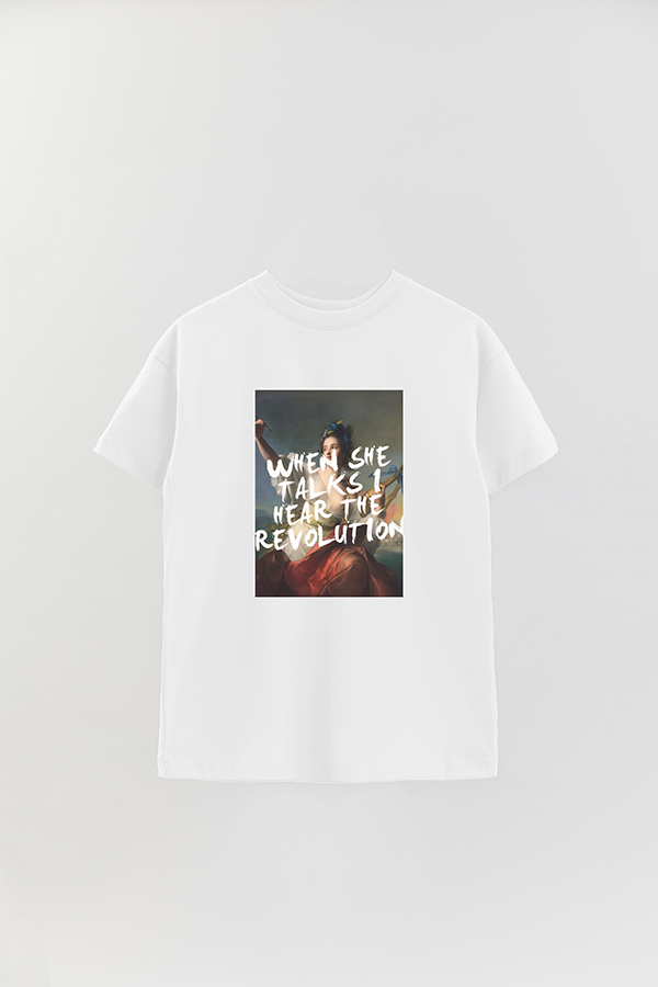 REMERA OVER ESTAMPADA ART COLLECTION 15 WHEN SHE TALKS