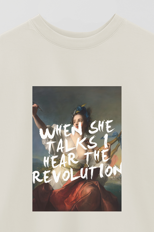 REMERA OVER ESTAMPADA ART COLLECTION 15 WHEN SHE TALKS