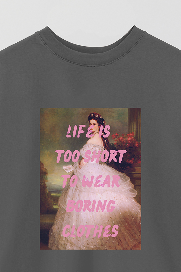 REMERA OVER ESTAMPADA ART COLLECTION 78 LIFE IS TOO SHORT