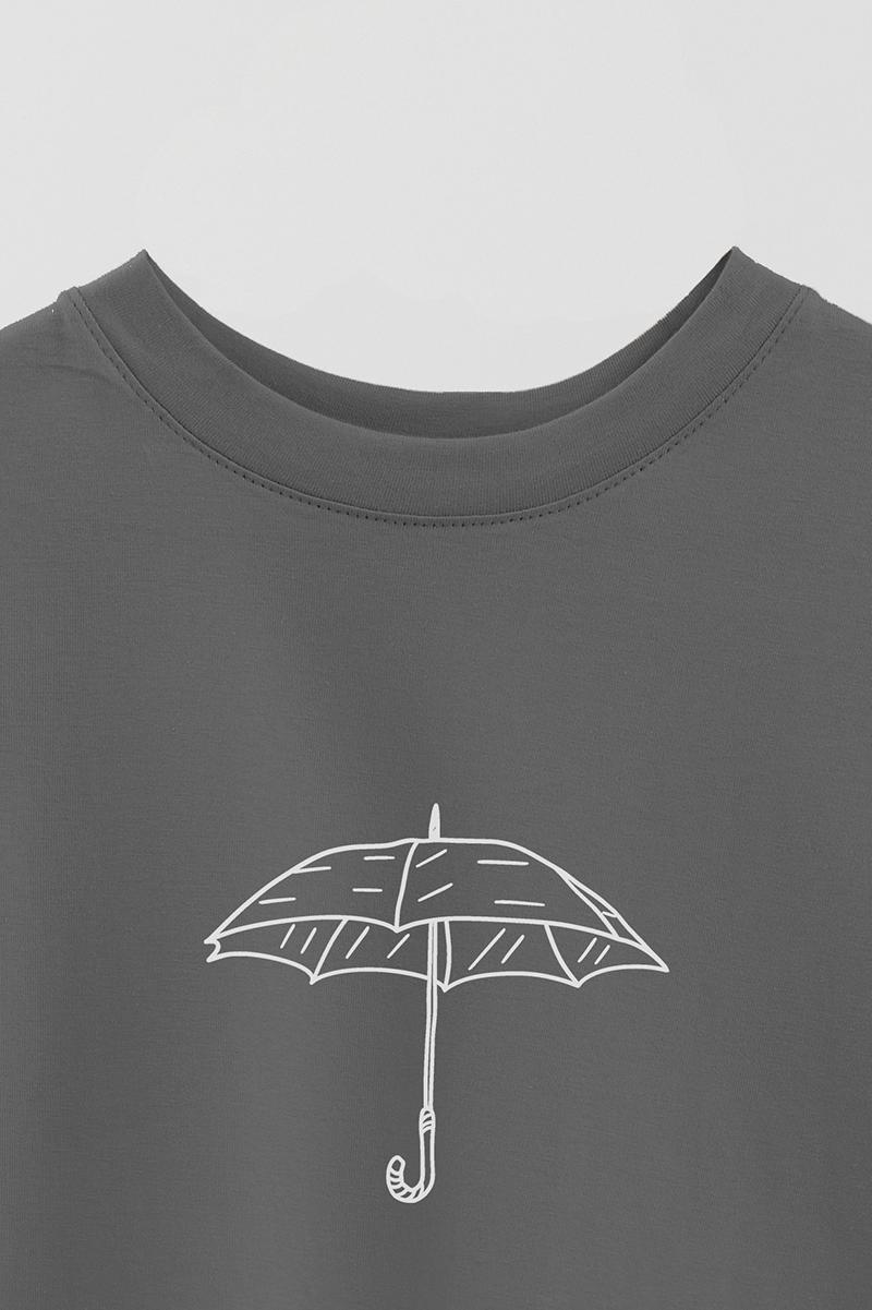 REMERA OVER ESTAMPADA UNISEX UMBRELLA