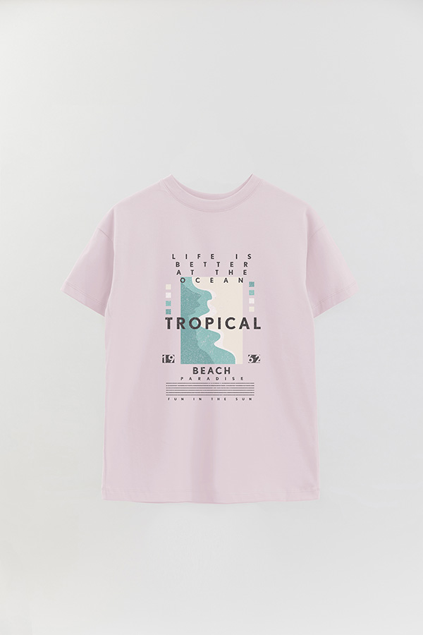 REMERA OVER ESTAMPADA LIFE IS BETTER AT THE OCEAN