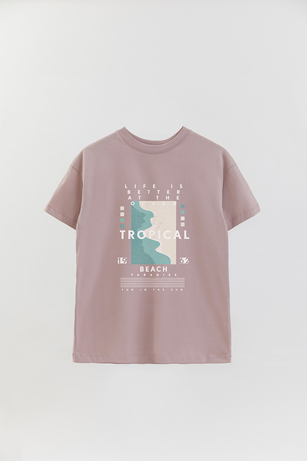 REMERA OVER ESTAMPADA LIFE IS BETTER AT THE OCEAN