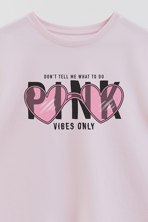 REMERA GIRL OVER PINK