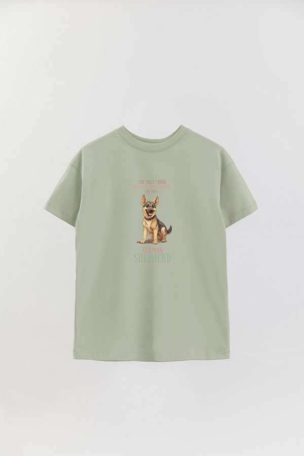 REMERA OVER ESTAMPADA DOG GERMAN SHEPHERD