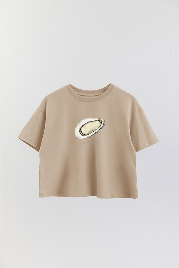 REMERA CROP ESTAMPADA COASTAL SWEET AND SALTY