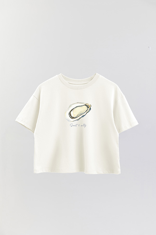 REMERA CROP ESTAMPADA COASTAL SWEET AND SALTY