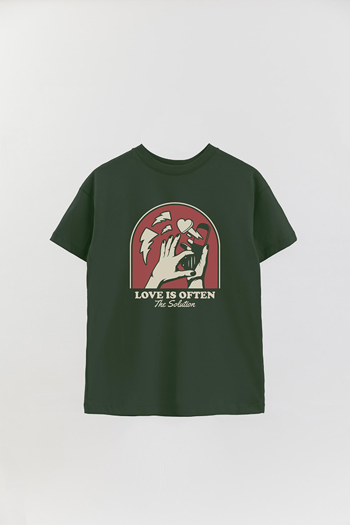REMERA OVER ESTAMPADA GR LOVE IS OFTEN THE SOLUTION