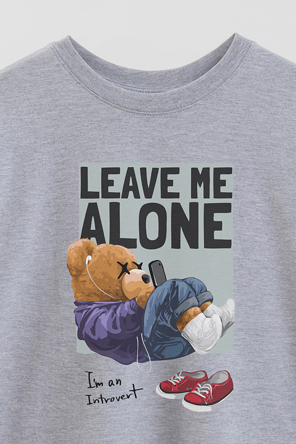 REMERA OVER ESTAMPADA UNISEX TEDDY LEAVE ME ALONE