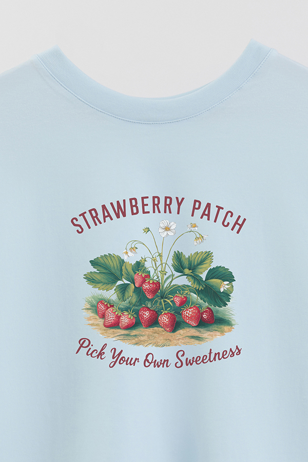 REMERA CROP ESTAMPADA HARVEST STRAWBERRY PATCH