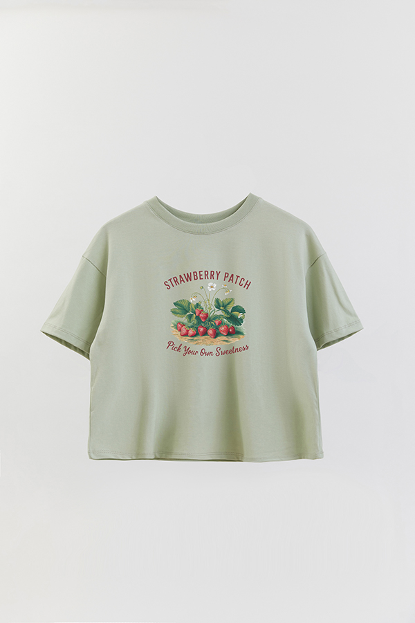 REMERA CROP ESTAMPADA HARVEST STRAWBERRY PATCH