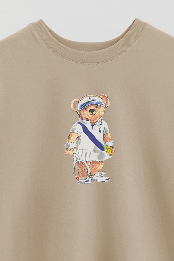 REMERA OVER ESTAMPADA UNISEX BEAR TENNIS FEM