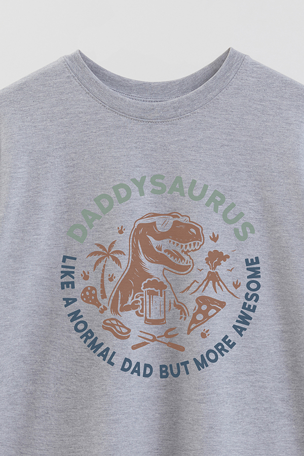 REMERA OVER ESTAMPADA DDP DADDYSAURUS