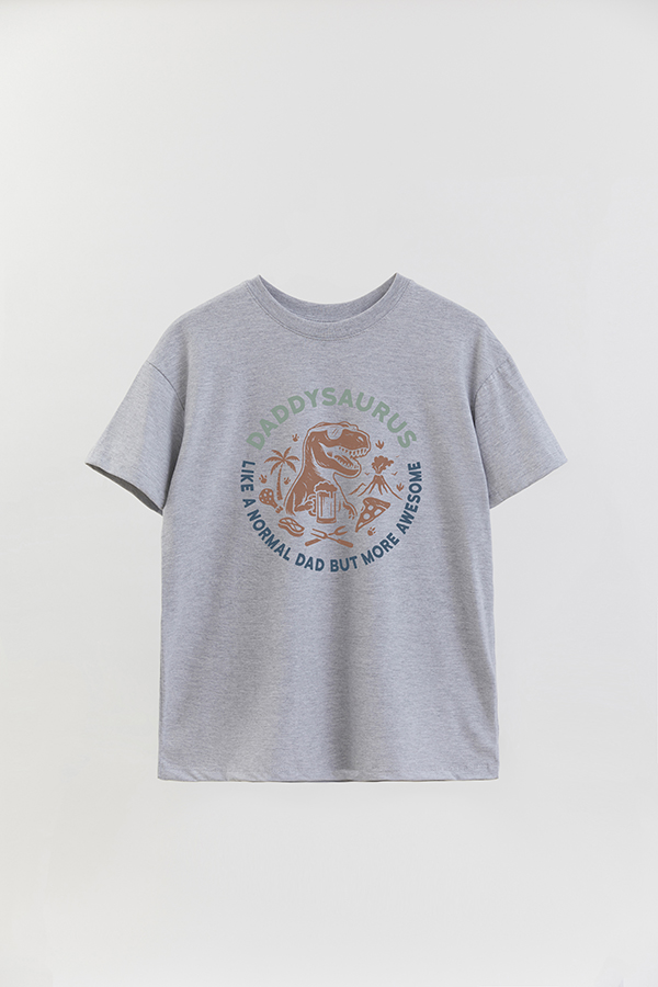 REMERA OVER ESTAMPADA DDP DADDYSAURUS