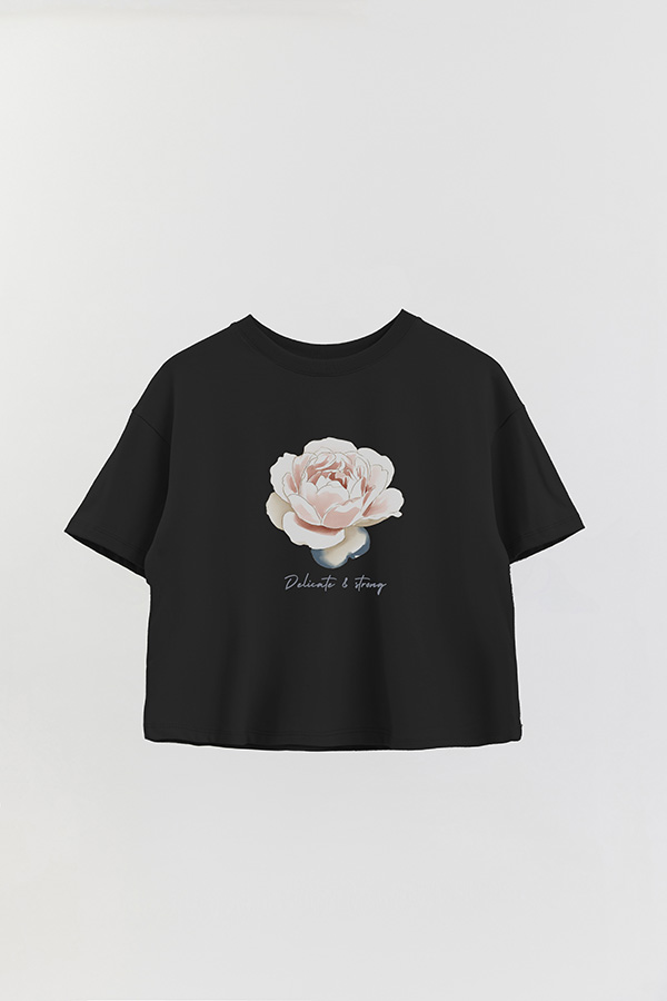 REMERA CROP ESTAMPADA COASTAL  DELICATE AND STRONG