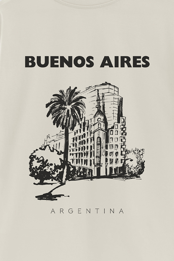 REMERA OVER ESTAMPADA ARG PLAZA DE MAYO