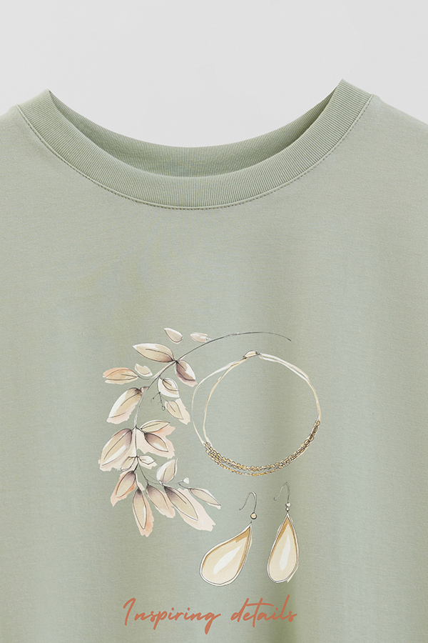 REMERA CROP ESTAMPADA COASTAL INSPIRING DETAILS