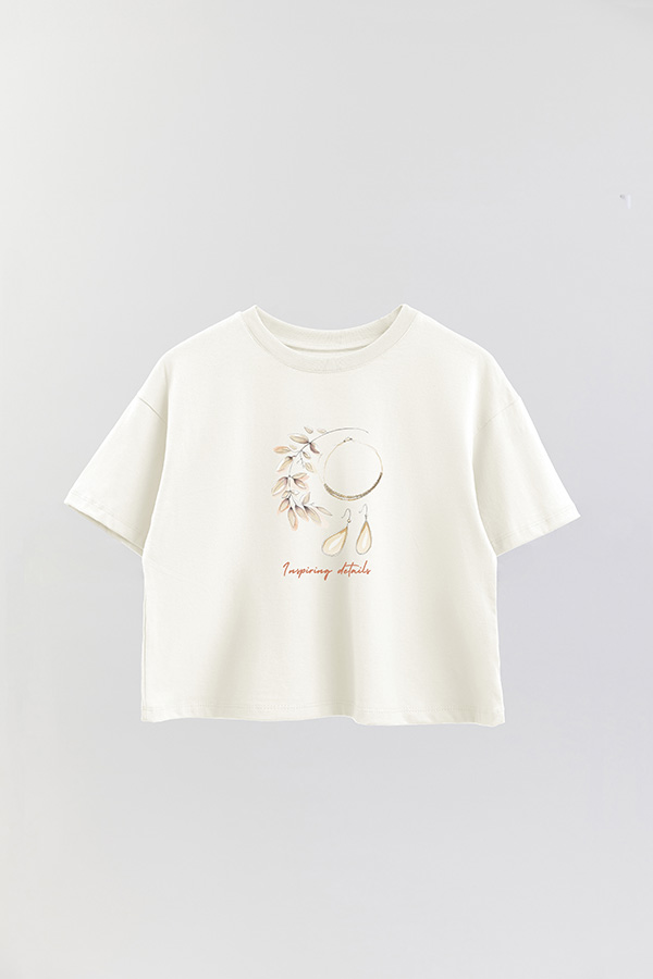 REMERA CROP ESTAMPADA COASTAL INSPIRING DETAILS