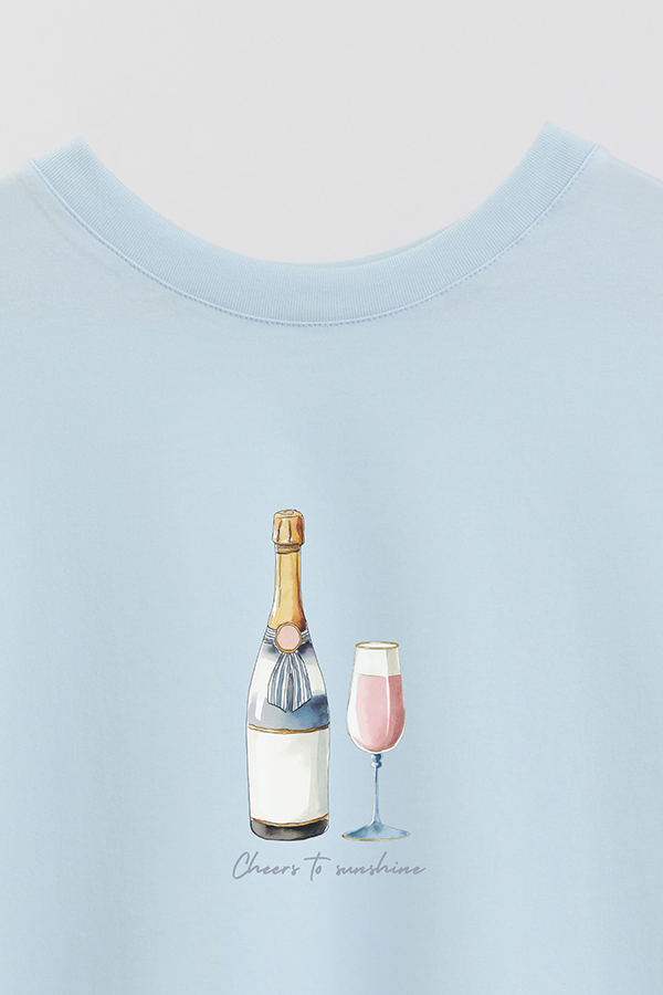 REMERA CROP ESTAMPADA COASTAL CHEERS TO SUNSHINE