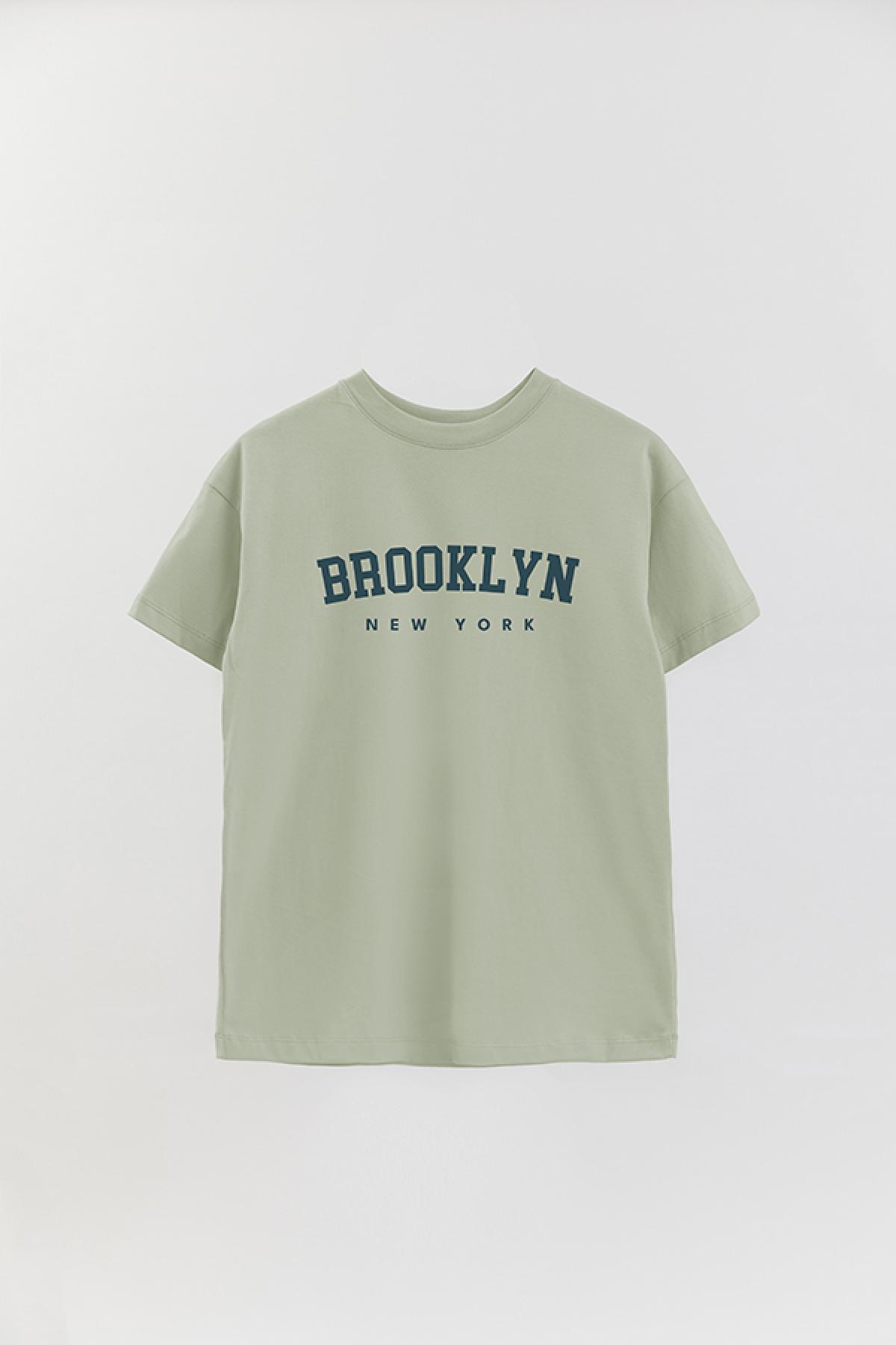 REMERA OVER ESTAMPADA WCV BROOKLYN