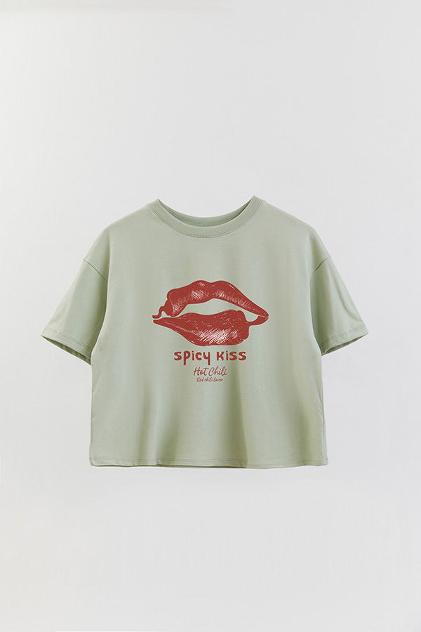 REMERA CROP ESTAMPADA FRSP SPICY KISS