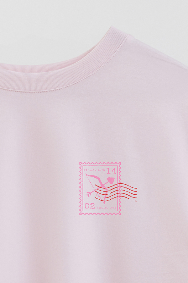 REMERA CROP ESTAMPADA VALENTINE STAMP 12